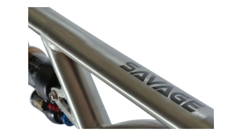 CHIRU Savage - kit cadre + Fox X2